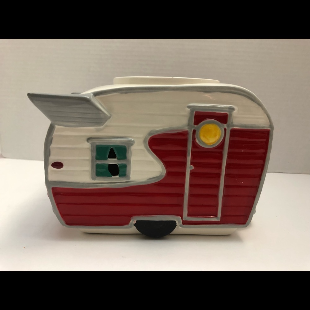 Scentsy Road Less Traveled Camper Warmer